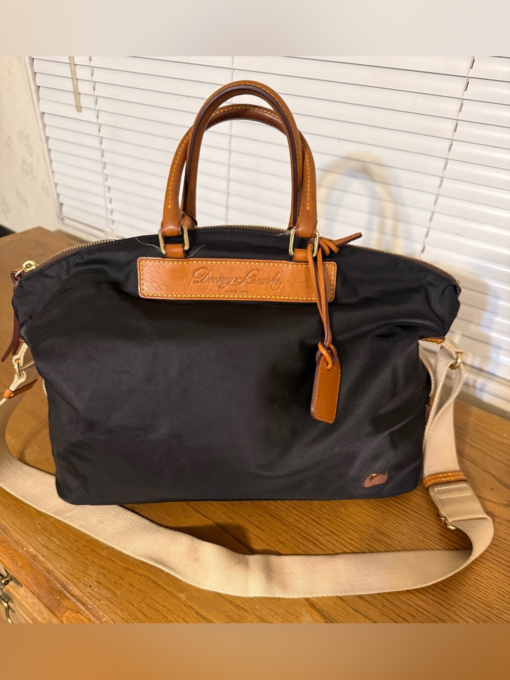 Pre-owned Authentic Dooney & Bourke satchel